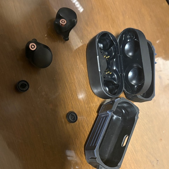 Sony WFM4 earbuds